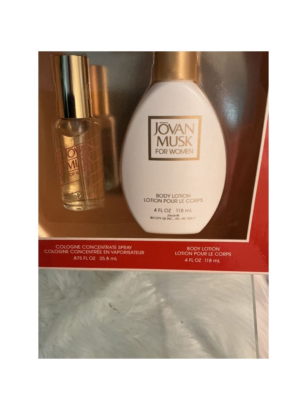 Women's Jovan Musk Cologne & Lotion Gift Set Red/Gold - Picture 2 of 10